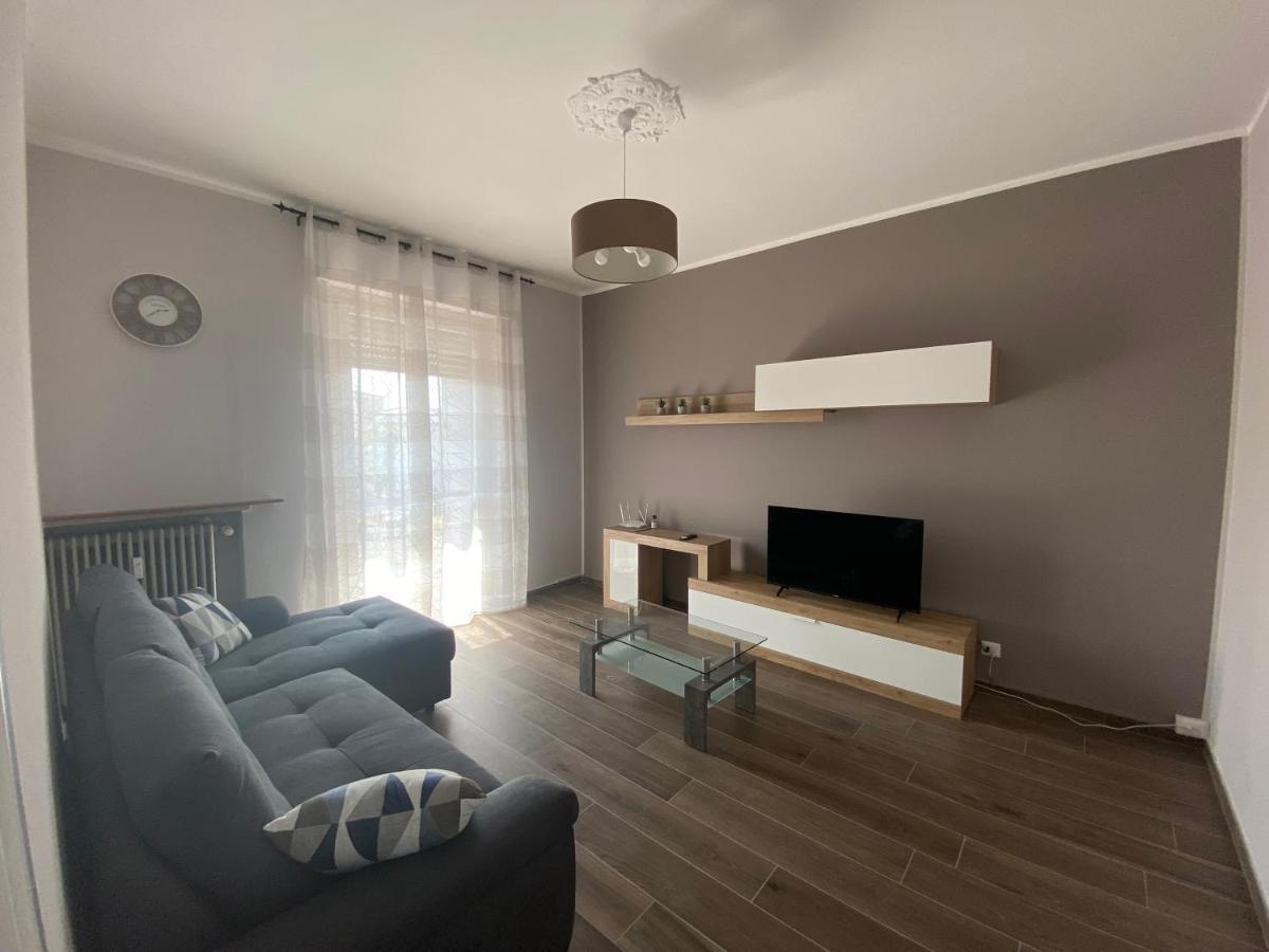Apartament La Casa Di Alice2 Vercelli Zewnętrze zdjęcie